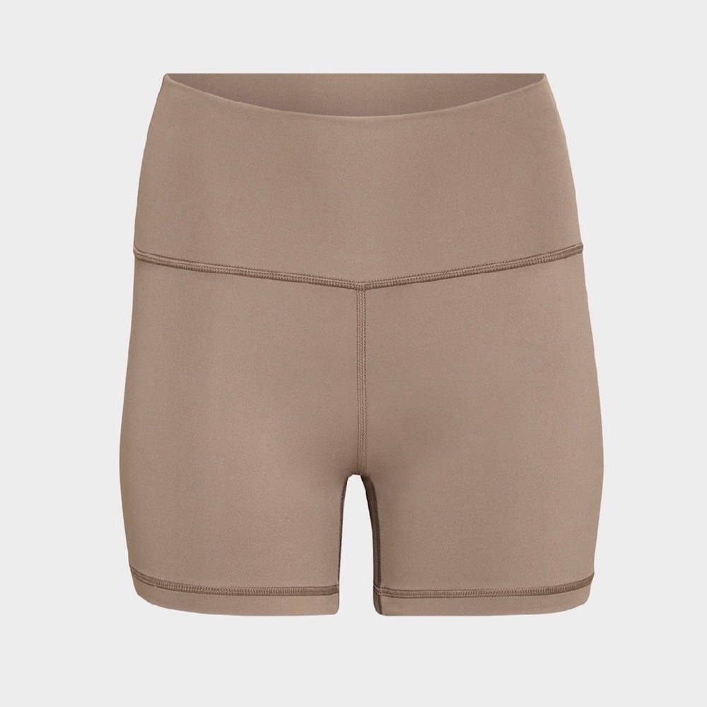 Aritzia TNA Atmosphere Butter 5” Shorts